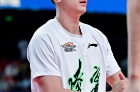 包含赛前荷甲传出新动向，深圳男篮伤情更新，管理层表态——管理层满意，医务组通报恢复的词条-MK体育