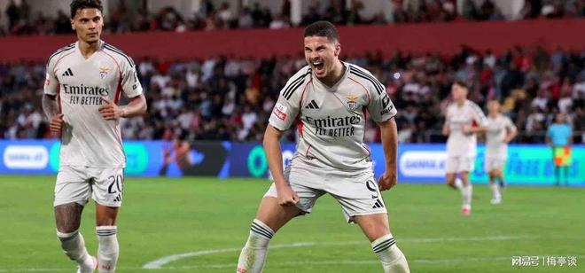 足球技术中最基本的技术动作是 足球技术中最基本的技术动作是