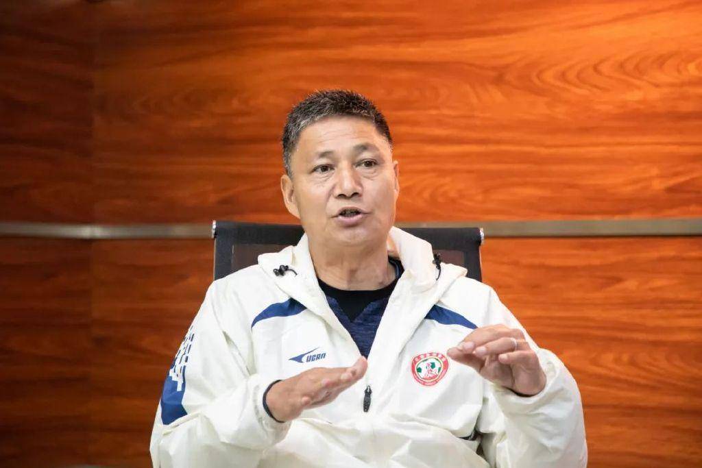 包含广州队赛后豪取连胜，志在NBA季后赛名次提升，媒体盛赞，阵容厚度经受考验的词条