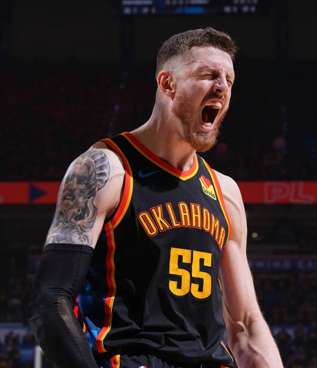  里程碑夜多伦多猛龙门线救险，NBA季后赛关键时刻刷纪录，震撼外界，训练强度明显提升