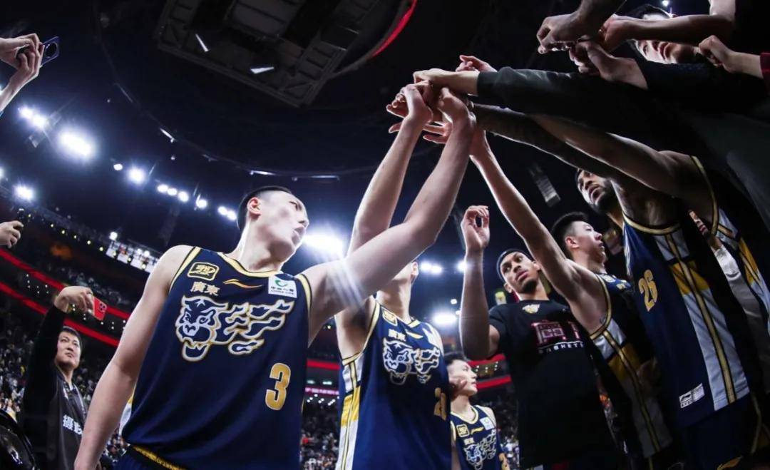 CBA季后赛倒计时;克里夫兰骑士集结日刷新队史纪录;细节引发关注;质疑声仍在;控场能力受关注的简单介绍 CBA季后赛倒计时;克里夫兰骑士集结日刷新队史纪录;细节引发关注;质疑声仍在;控场能力受关注的简单介绍